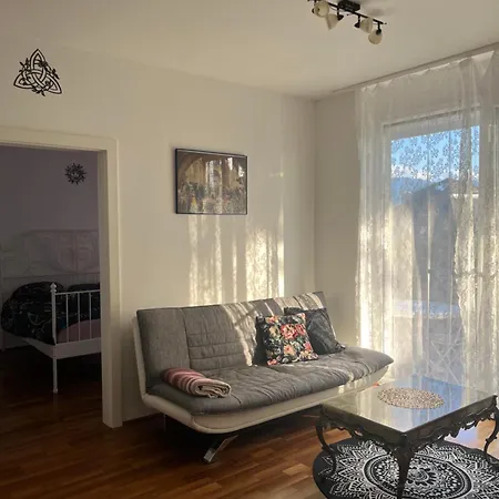 Sunny City-mountain-lake Getaway Appartement