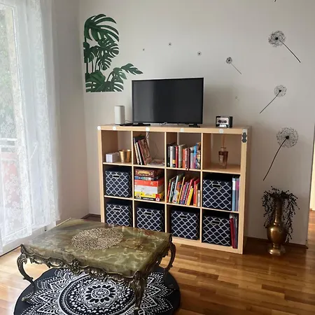 Sunny City-mountain-lake Getaway